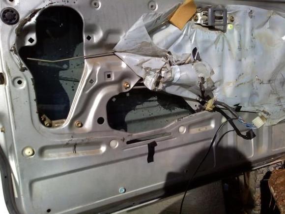 To show the only place speaker can mount in panel.