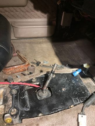 plate closed up, that stick is in 2wd in this pic, same angle as 4x4 used to be