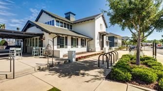 Arlington Cottages and Townhomes - Baton Rouge, LA