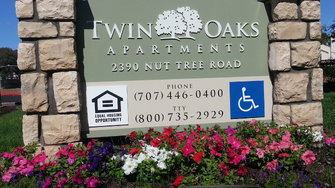 Twin Oaks Apartments - Vacaville, CA