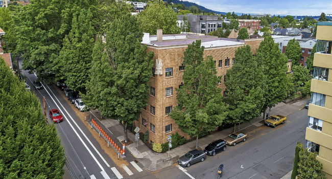 Manhattan Apartments - Portland OR