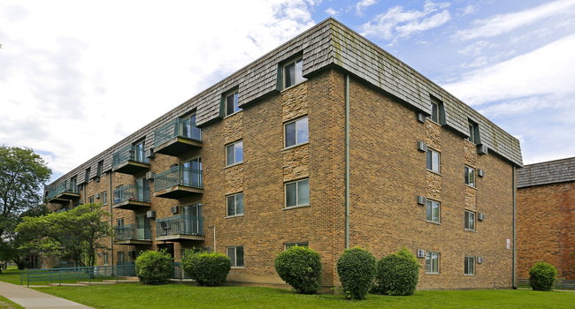 Sunset Lake Apartments - Justice IL