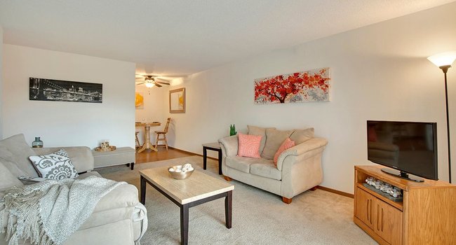 Silver Ridge Apartments 34 Reviews Maplewood Mn Apartments