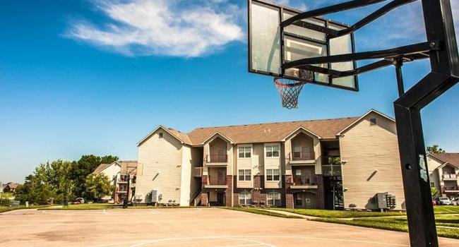 Wildoak Apartment Homes - 340 Reviews | Kansas City, MO ...