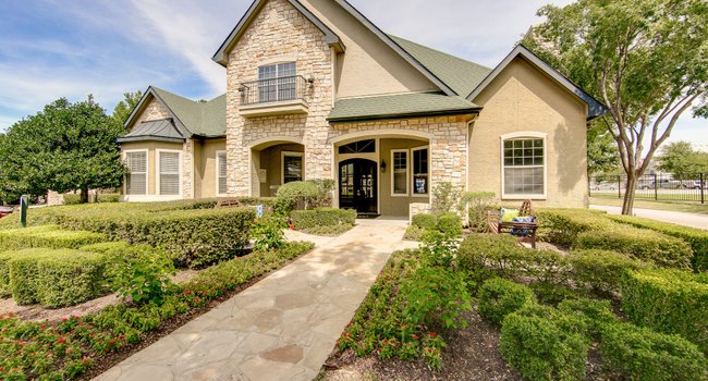 Stonebriar of Frisco 340 Reviews Frisco, TX Apartments