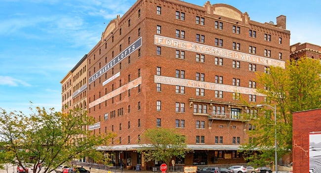 Old Market Loft Apartments - 63 Reviews | Omaha, NE Apartments for Rent