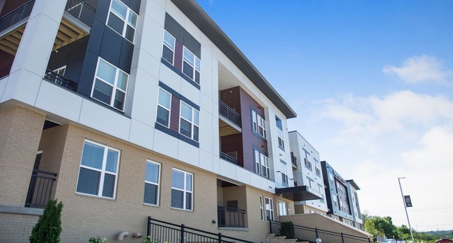 Forte At 84 South 1 Reviews Greenfield Wi Apartments For Rent Image Of Forte At 84 South In Greenfield Wi