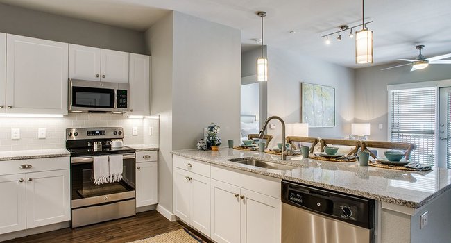 Bell Frisco Market Center 67 Reviews Frisco Tx Apartments For