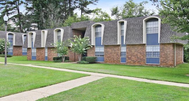 Oak Manor Apartments | Meridian, MS Apartments for Rent | ApartmentRatings©