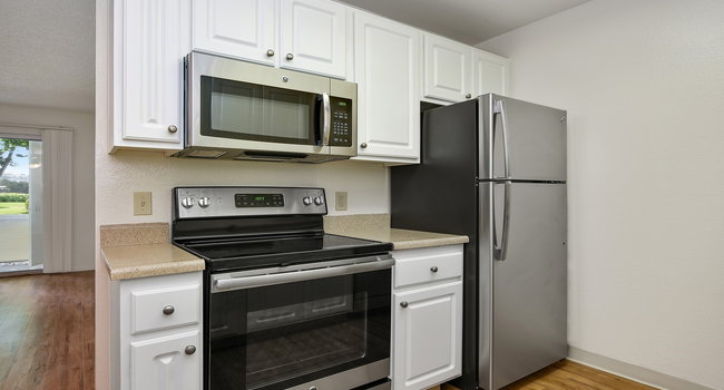 Fully-equipped kitchens with stainless steel appliances
