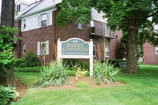 Barry Gardens 7 Reviews Passaic Nj Apartments For Rent