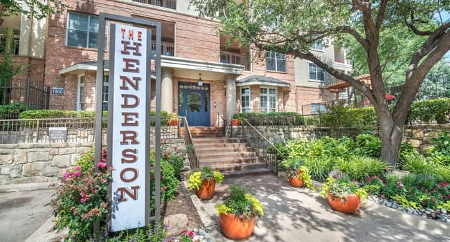 The Henderson Luxury Apartments - Fort Worth TX