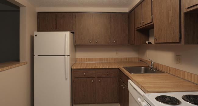 Ridgewood Park Apartments - 60 Reviews | Parma Heights, OH Apartments for Rent | ApartmentRatings©