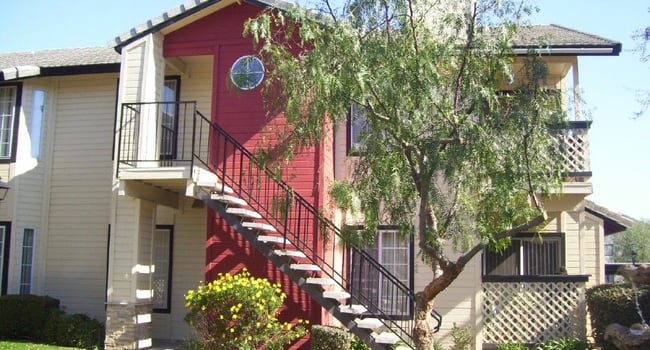 Whispering Meadows Apartments - Bakersfield CA