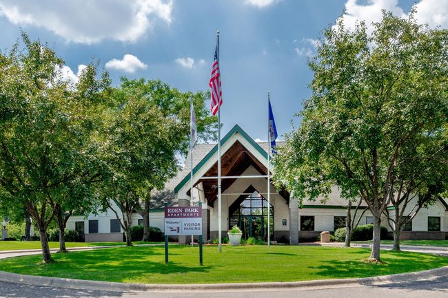Eden Park Apartments - 29 Reviews | Brooklyn Park, MN Apartments for