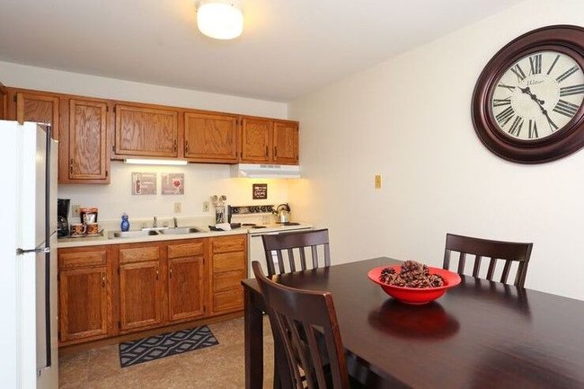 Town & Country Apartments - 144 Reviews | Urbana, IL Apartments for