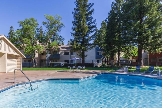 Redwood Square 13 Reviews Sacramento, CA Apartments