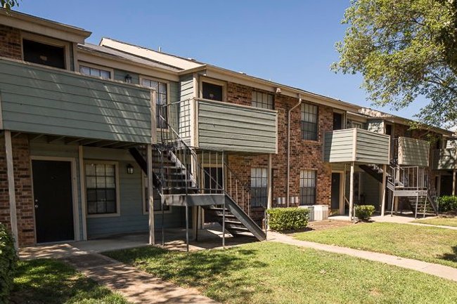 Landmark at Ridgewood Preserve Apartment Homes - 43 Reviews | Arlington